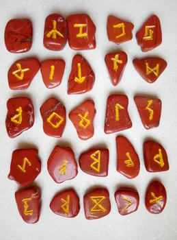 LOODUSLIK PUNANE jaspis QUARTZ Crystal KIVI Vanem Futhark RUNE SET Wicca Ennustamine Runes